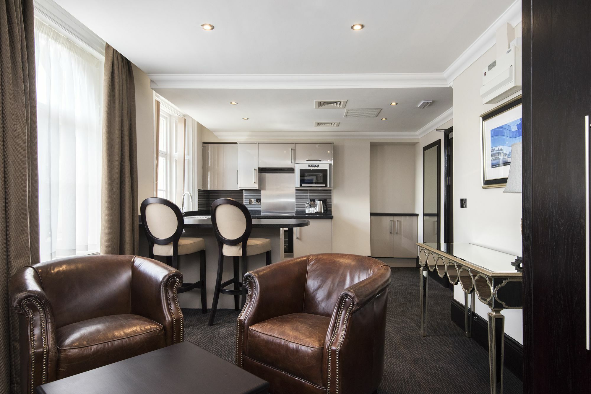 The Vermont Aparthotel Нюкасъл ъпон Тайн Екстериор снимка