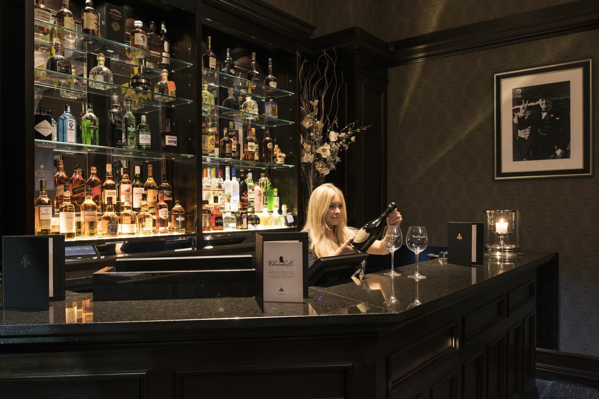 The Vermont Aparthotel Нюкасъл ъпон Тайн Екстериор снимка